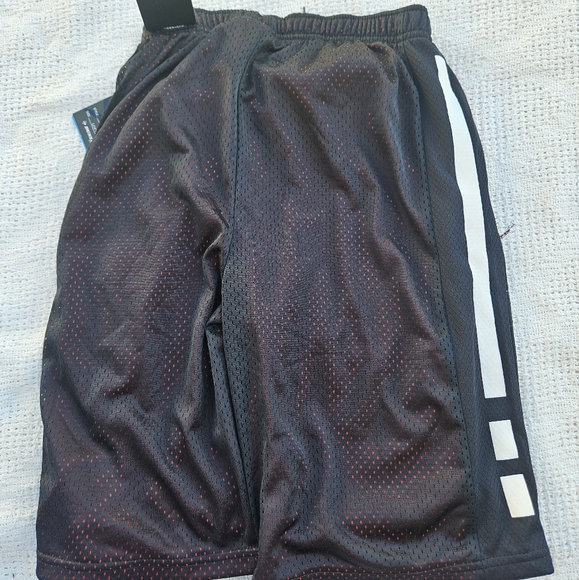Dunlop Sports Shorts Boys Size Large 14/16 Black Red Quick to Dry Drawstring - Picture 9 of 10